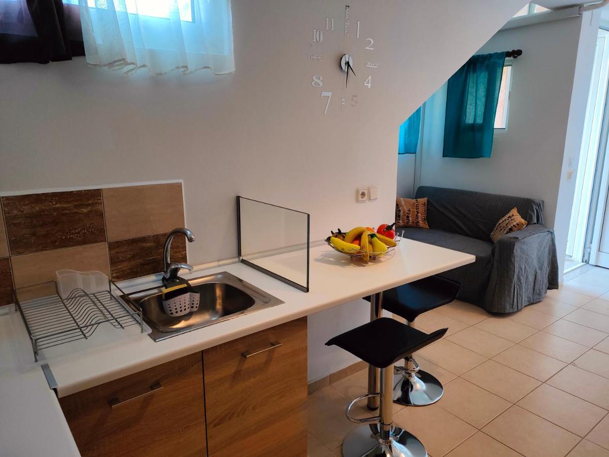 Sky-Line Apartments アファンドウ エクステリア 写真
