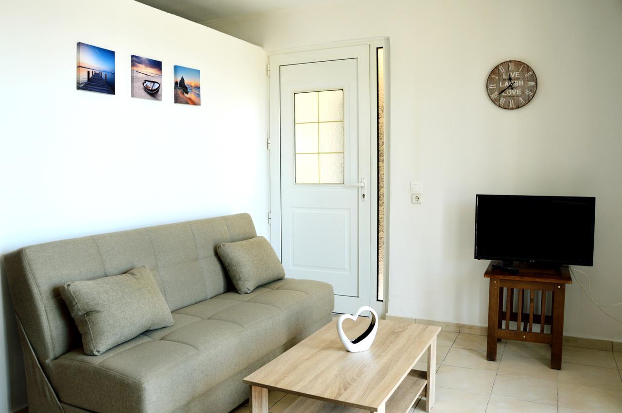 Sky-Line Apartments アファンドウ エクステリア 写真