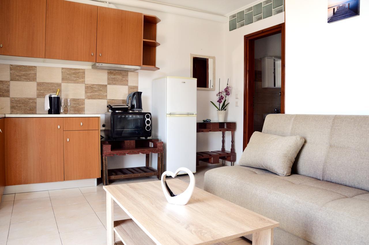 Sky-Line Apartments アファンドウ エクステリア 写真